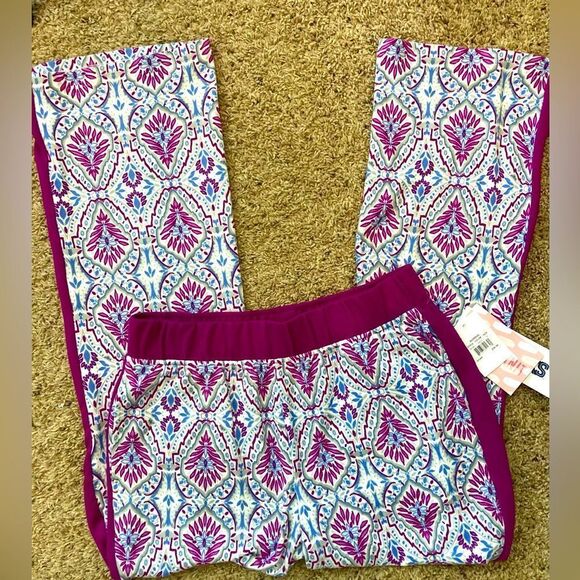MUK LUKS NWT softest and coziest PJ Bottoms w/ pretty pattern, stripe down sides - Picture 3 of 11
